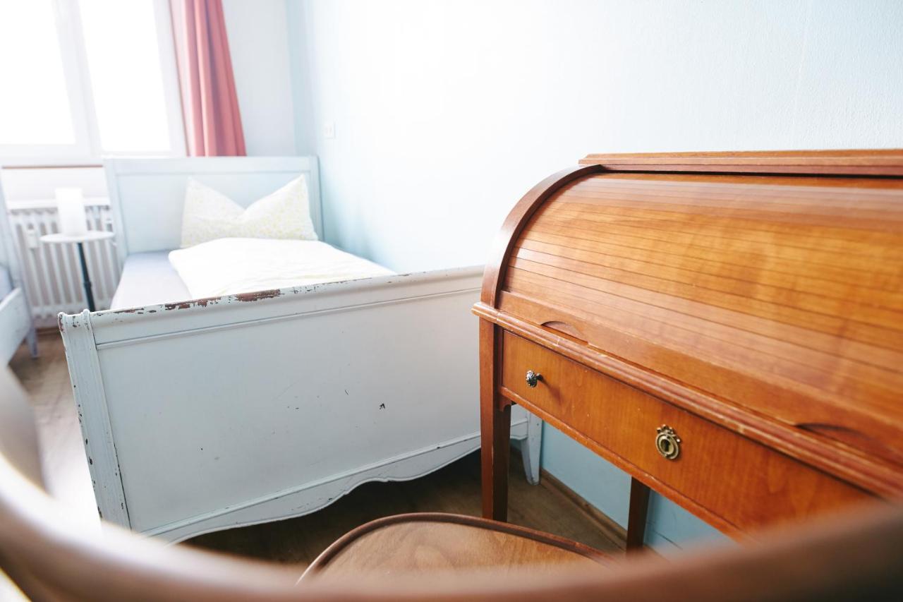 מונסטר Sleep Station Hostel מראה חיצוני תמונה